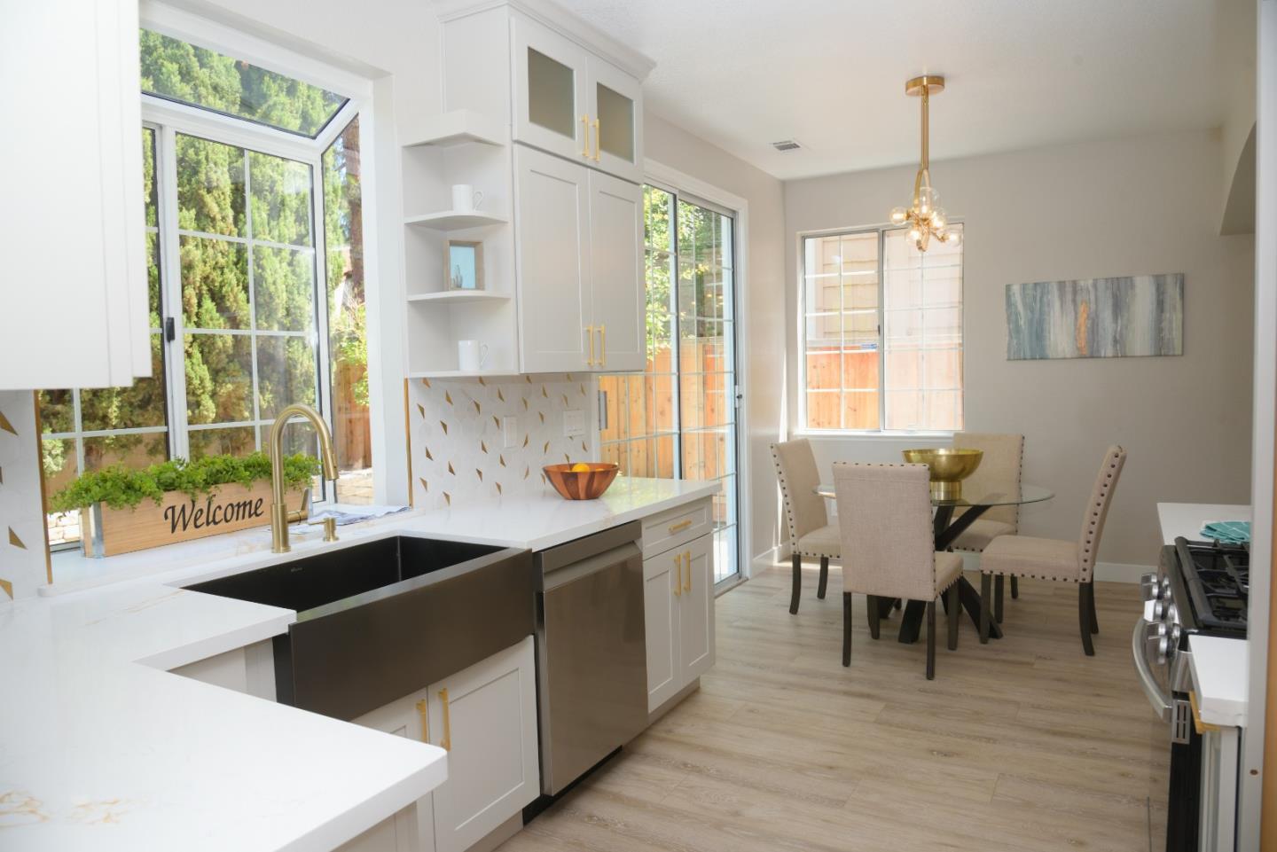 Detail Gallery Image 6 of 30 For 5123 Amberwood Dr, Fremont,  CA 94555 - 3 Beds | 2/1 Baths