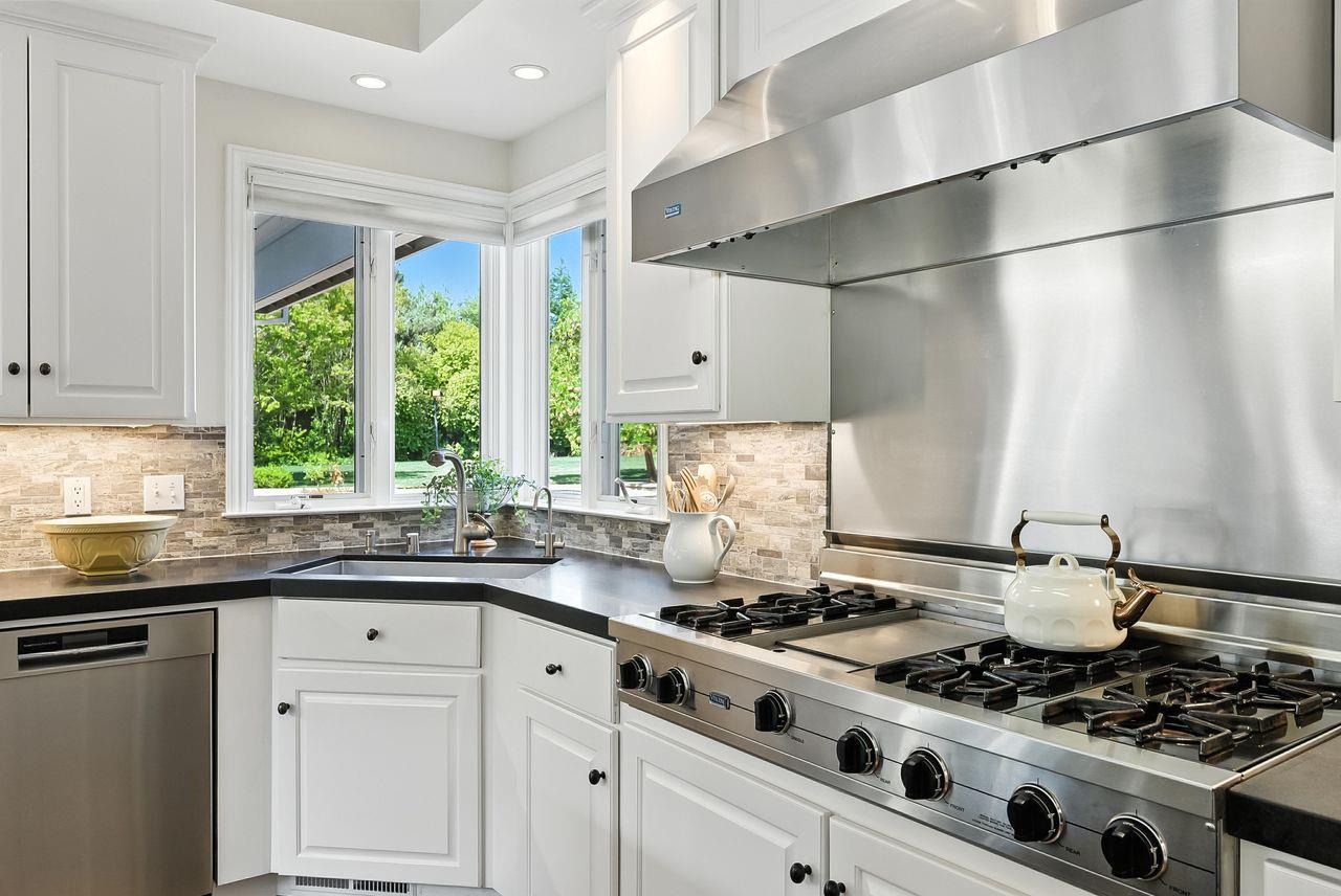 Detail Gallery Image 11 of 45 For 356 Covington Rd, Los Altos,  CA 94024 - 6 Beds | 6/1 Baths