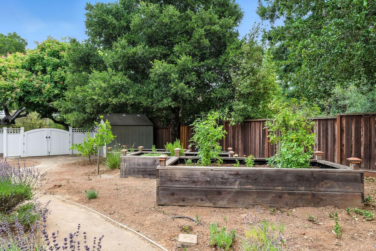 Detail Gallery Image 37 of 45 For 356 Covington Rd, Los Altos,  CA 94024 - 6 Beds | 6/1 Baths