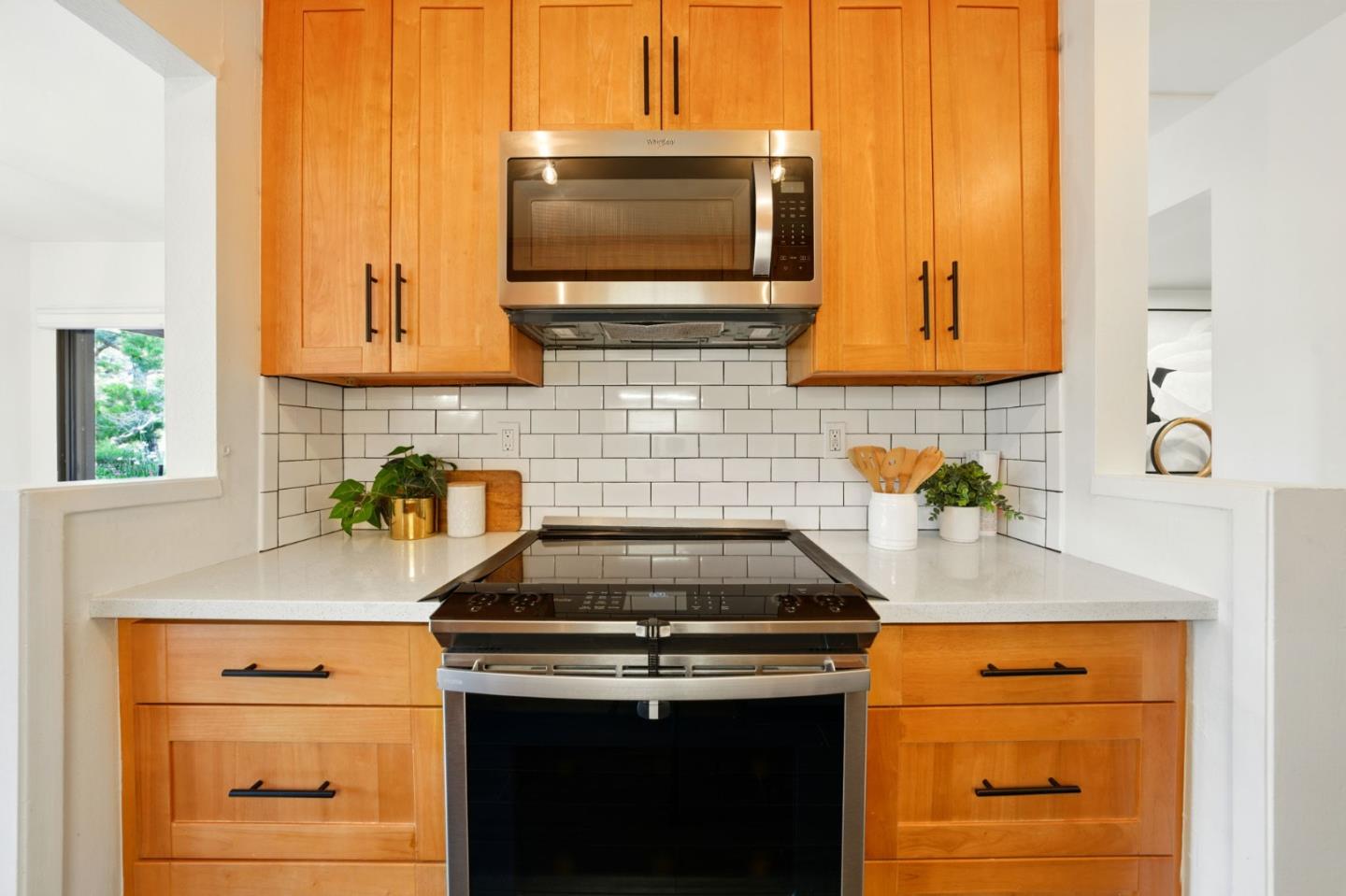 Detail Gallery Image 13 of 61 For 3329 Brittan Ave #1,  San Carlos,  CA 94070 - 3 Beds | 2 Baths