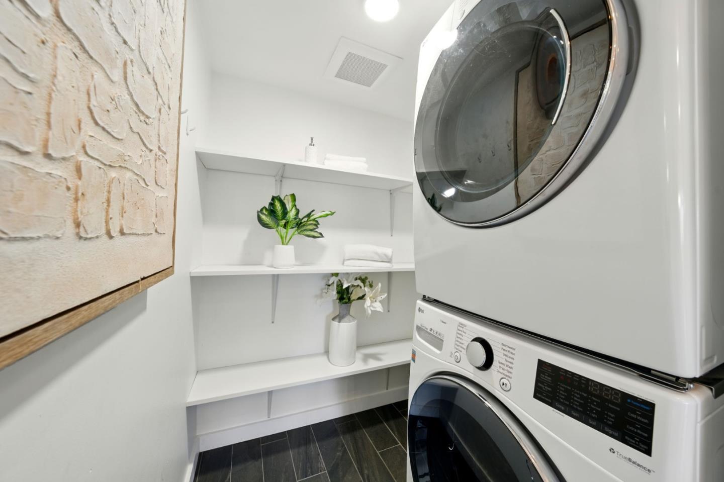 Detail Gallery Image 16 of 61 For 3329 Brittan Ave #1,  San Carlos,  CA 94070 - 3 Beds | 2 Baths