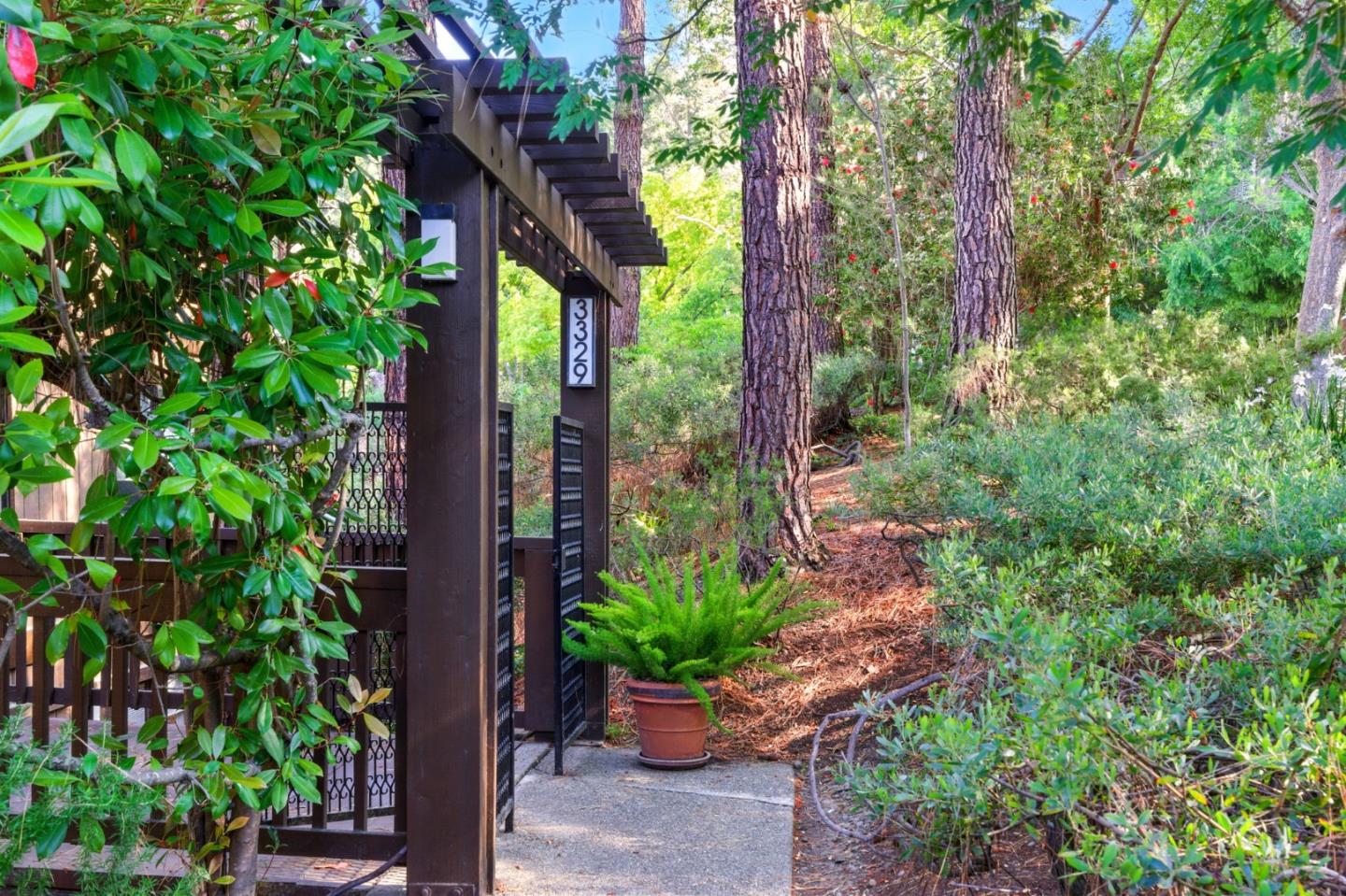 Detail Gallery Image 3 of 61 For 3329 Brittan Ave #1,  San Carlos,  CA 94070 - 3 Beds | 2 Baths