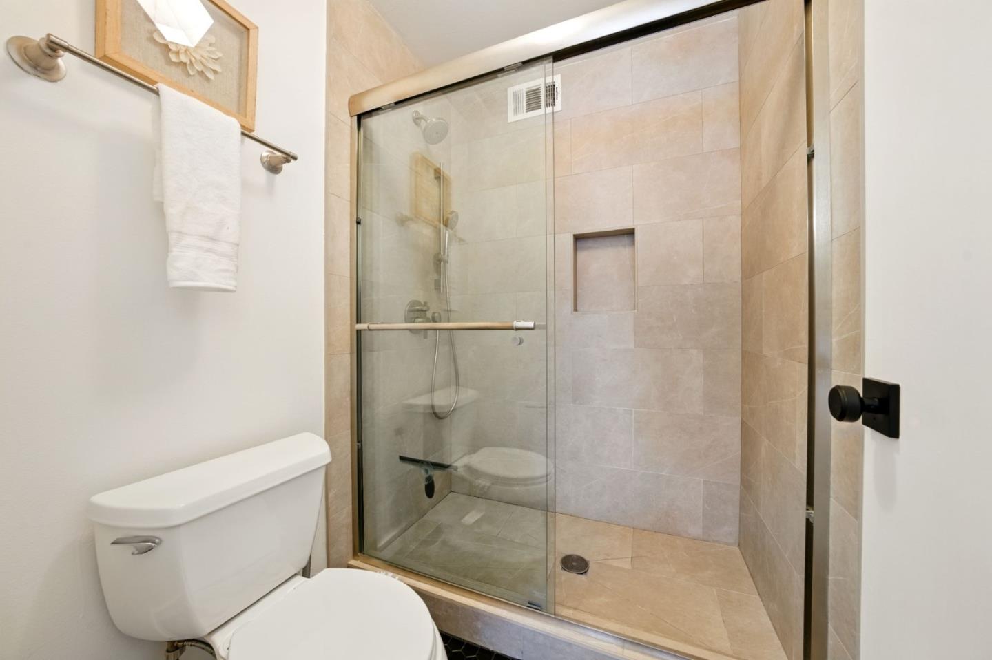 Detail Gallery Image 32 of 61 For 3329 Brittan Ave #1,  San Carlos,  CA 94070 - 3 Beds | 2 Baths