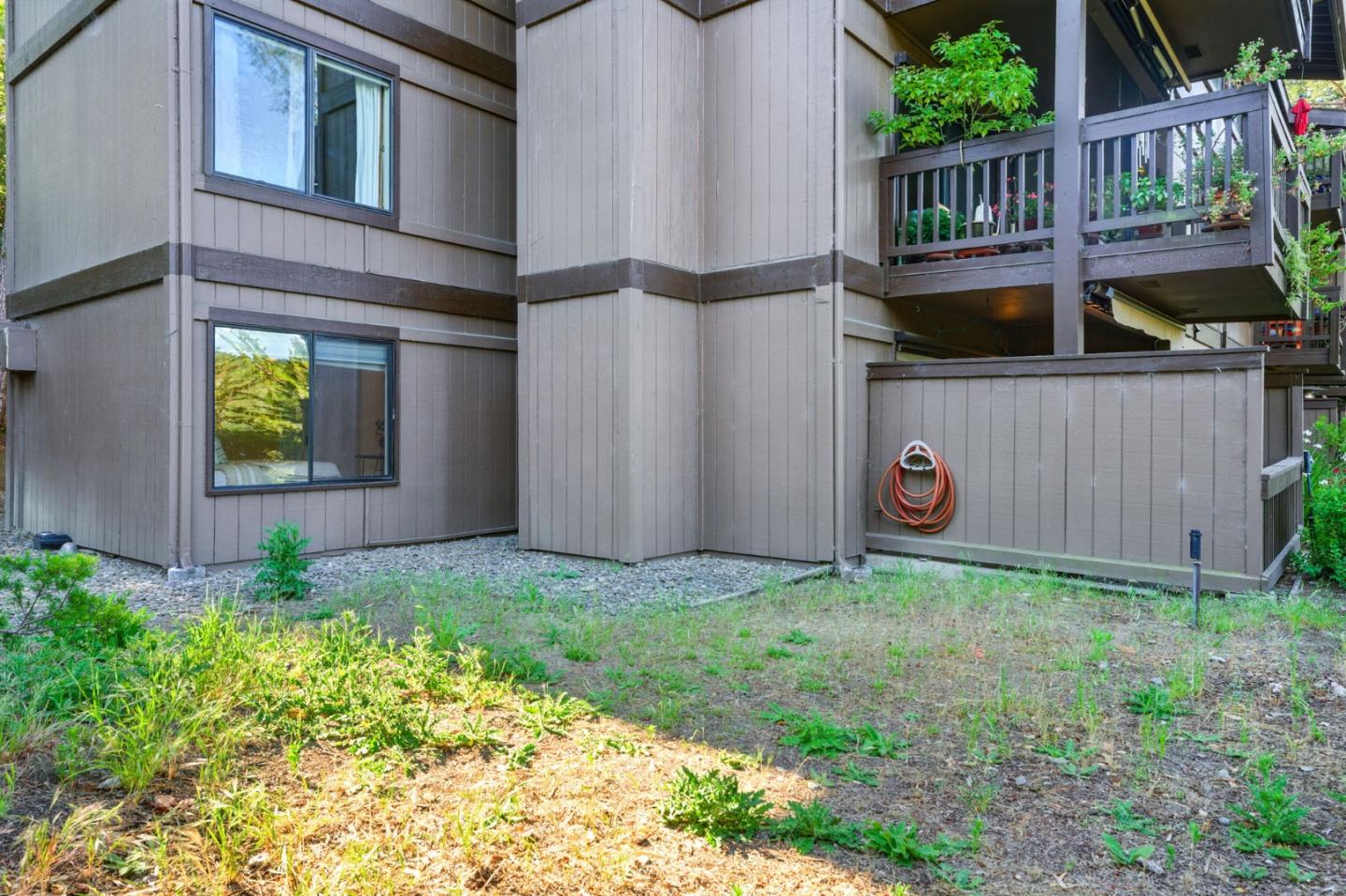 Detail Gallery Image 38 of 61 For 3329 Brittan Ave #1,  San Carlos,  CA 94070 - 3 Beds | 2 Baths