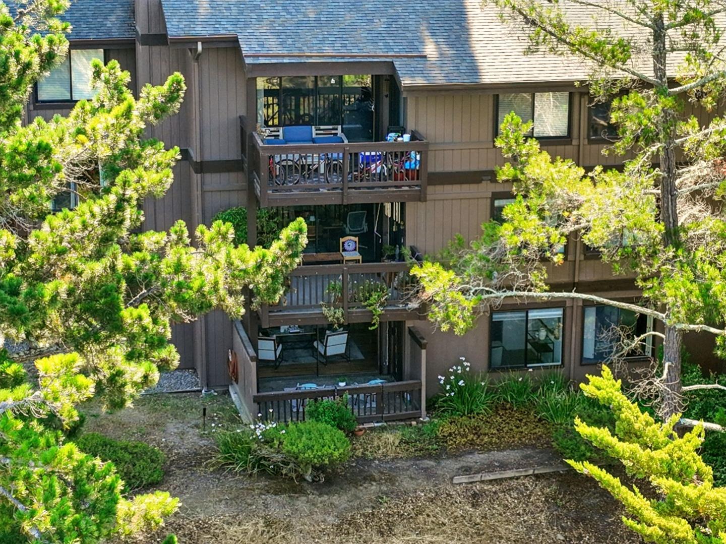Detail Gallery Image 48 of 61 For 3329 Brittan Ave #1,  San Carlos,  CA 94070 - 3 Beds | 2 Baths
