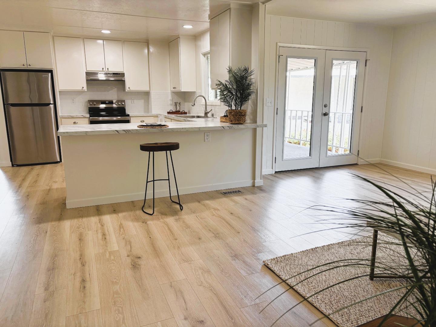Detail Gallery Image 10 of 22 For 29058 Verdi Rd #11,  Hayward,  CA 94544 - 2 Beds | 2 Baths