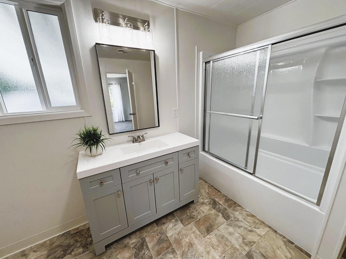 Detail Gallery Image 12 of 22 For 29058 Verdi Rd #11,  Hayward,  CA 94544 - 2 Beds | 2 Baths