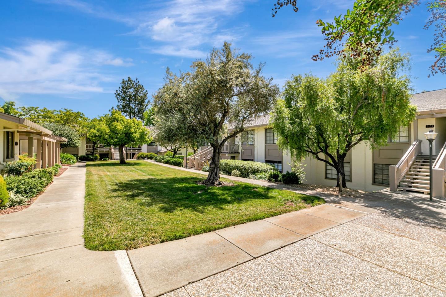 Detail Gallery Image 2 of 44 For 5155 Cribari Knls #5155,  San Jose,  CA 95135 - 2 Beds | 2 Baths