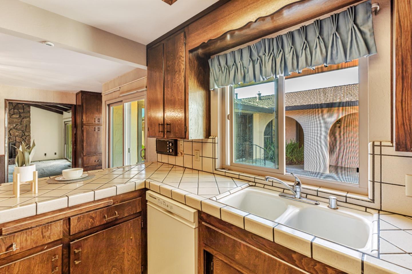 Detail Gallery Image 17 of 41 For 1870 Cushman St, Hollister,  CA 95023 - 3 Beds | 2/1 Baths