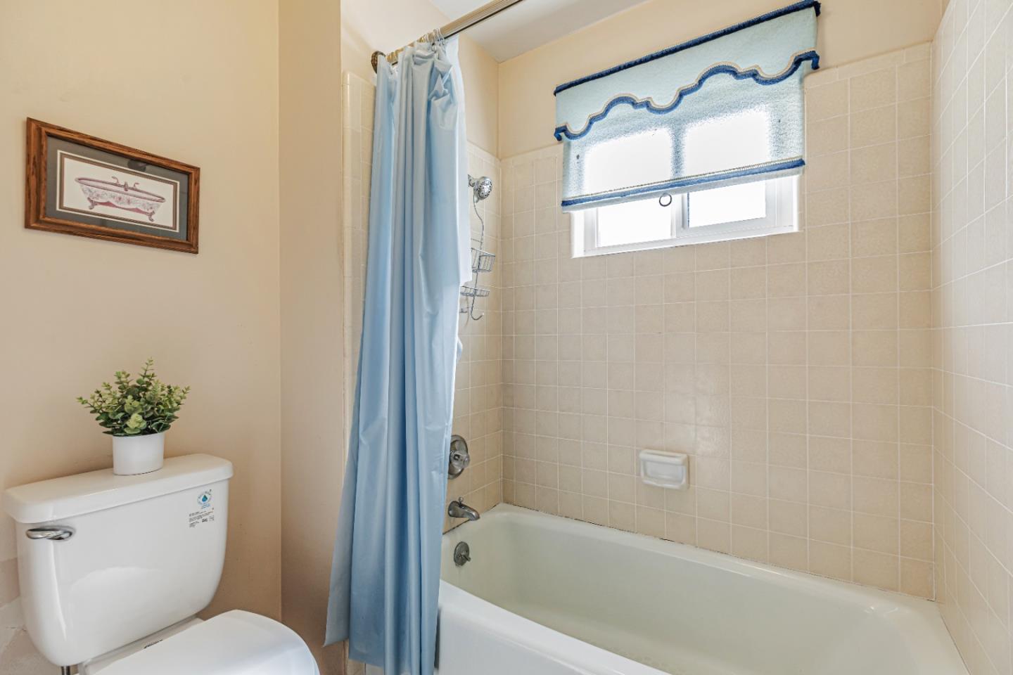 Detail Gallery Image 26 of 41 For 1870 Cushman St, Hollister,  CA 95023 - 3 Beds | 2/1 Baths