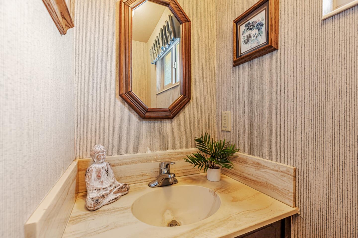 Detail Gallery Image 35 of 41 For 1870 Cushman St, Hollister,  CA 95023 - 3 Beds | 2/1 Baths