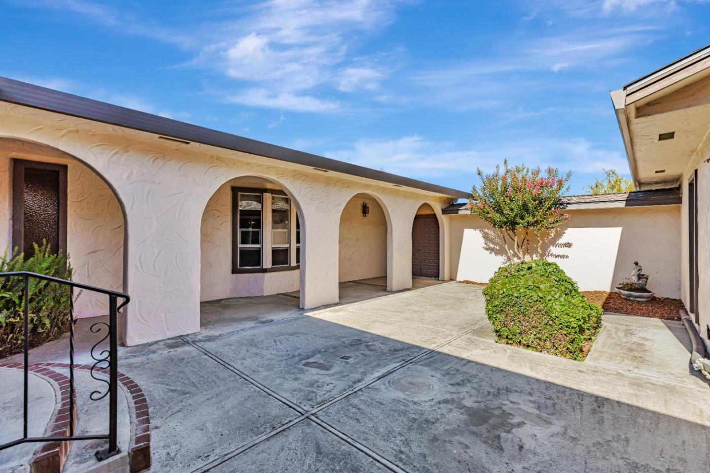 Detail Gallery Image 5 of 41 For 1870 Cushman St, Hollister,  CA 95023 - 3 Beds | 2/1 Baths
