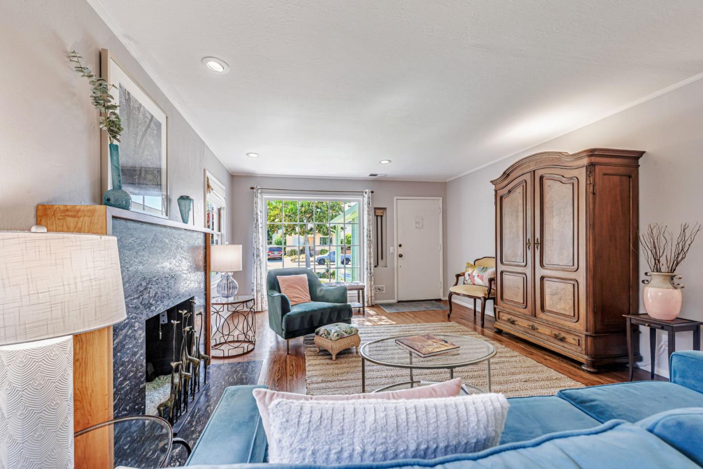 Detail Gallery Image 10 of 42 For 221 Hillview Ave, Redwood City,  CA 94062 - 2 Beds | 2 Baths