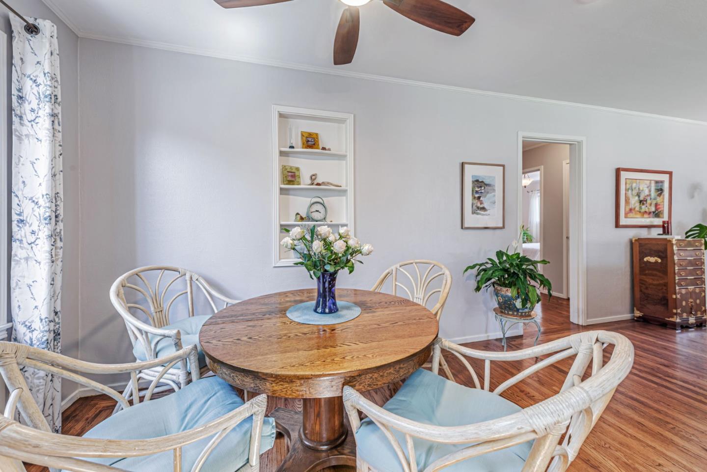 Detail Gallery Image 14 of 42 For 221 Hillview Ave, Redwood City,  CA 94062 - 2 Beds | 2 Baths
