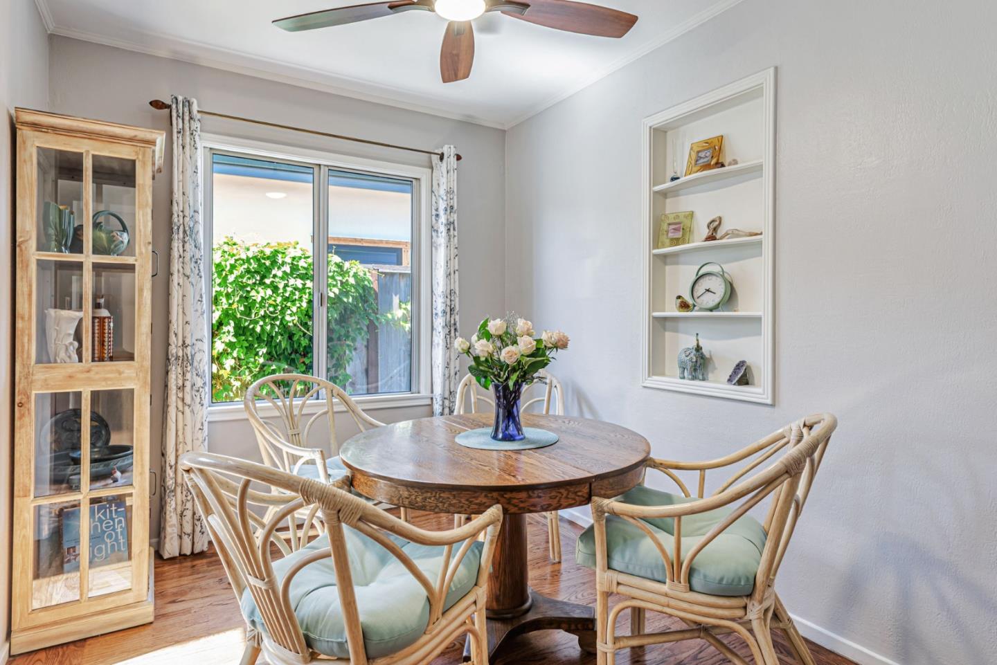 Detail Gallery Image 15 of 42 For 221 Hillview Ave, Redwood City,  CA 94062 - 2 Beds | 2 Baths