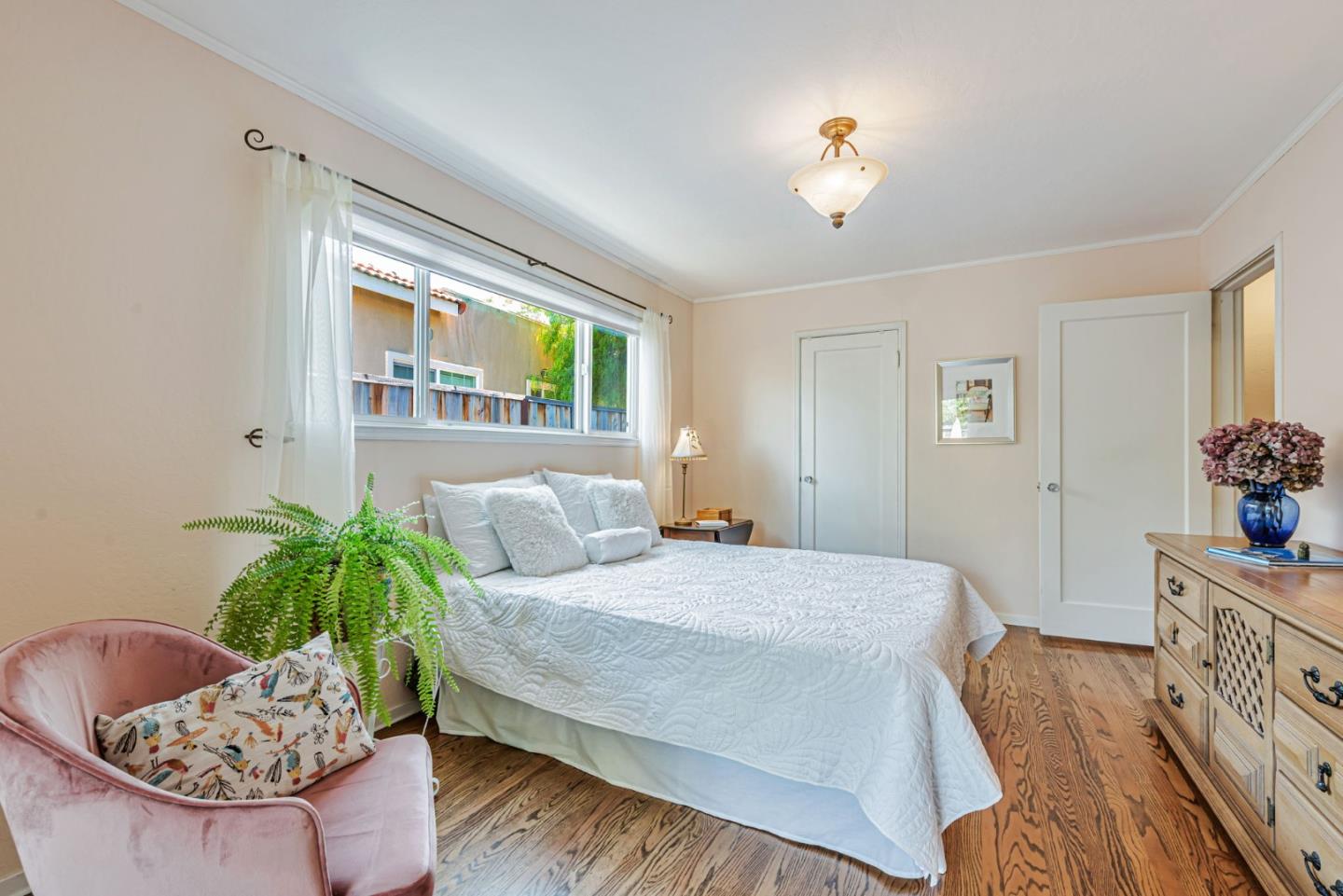 Detail Gallery Image 25 of 42 For 221 Hillview Ave, Redwood City,  CA 94062 - 2 Beds | 2 Baths
