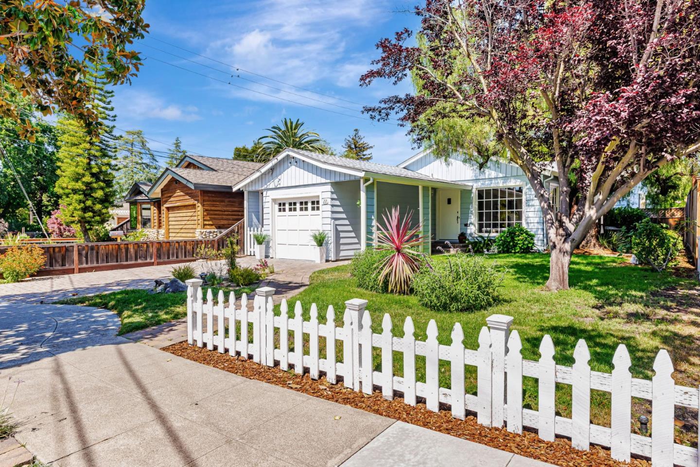 Detail Gallery Image 3 of 42 For 221 Hillview Ave, Redwood City,  CA 94062 - 2 Beds | 2 Baths