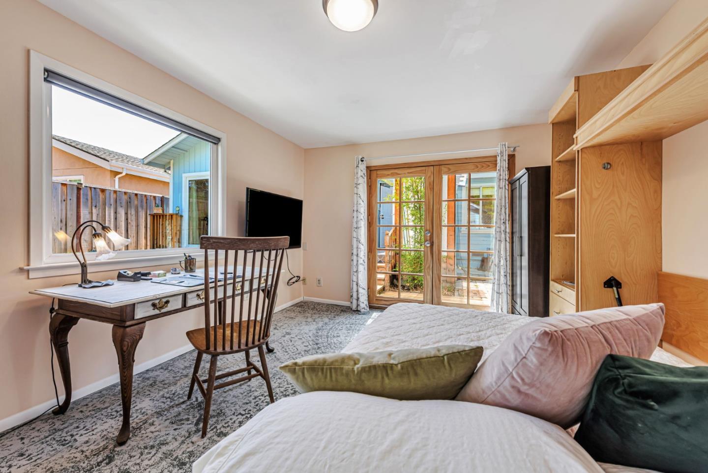 Detail Gallery Image 31 of 42 For 221 Hillview Ave, Redwood City,  CA 94062 - 2 Beds | 2 Baths