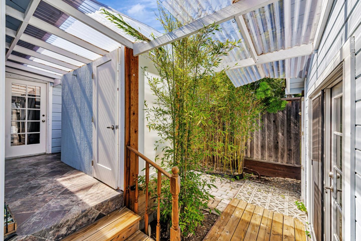 Detail Gallery Image 32 of 42 For 221 Hillview Ave, Redwood City,  CA 94062 - 2 Beds | 2 Baths