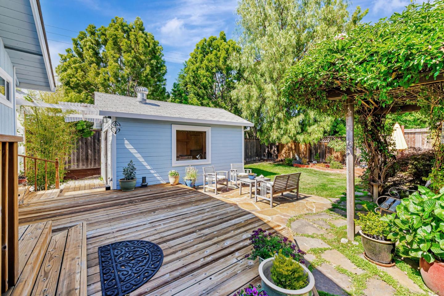 Detail Gallery Image 35 of 42 For 221 Hillview Ave, Redwood City,  CA 94062 - 2 Beds | 2 Baths