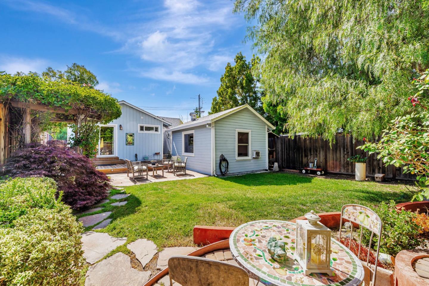 Detail Gallery Image 37 of 42 For 221 Hillview Ave, Redwood City,  CA 94062 - 2 Beds | 2 Baths