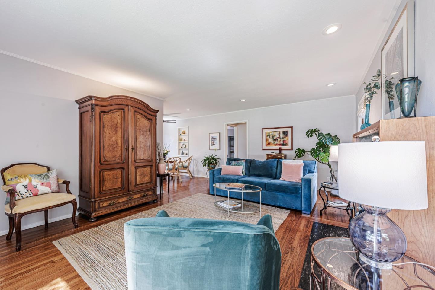 Detail Gallery Image 7 of 42 For 221 Hillview Ave, Redwood City,  CA 94062 - 2 Beds | 2 Baths