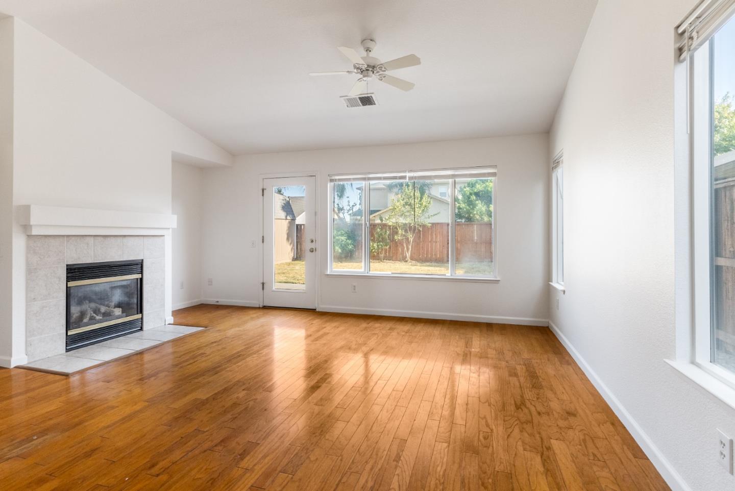 Detail Gallery Image 11 of 29 For 2320 Nature Ct, Riverbank,  CA 95367 - 3 Beds | 2 Baths
