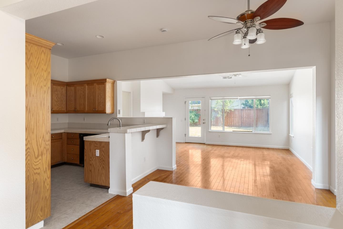 Detail Gallery Image 5 of 29 For 2320 Nature Ct, Riverbank,  CA 95367 - 3 Beds | 2 Baths