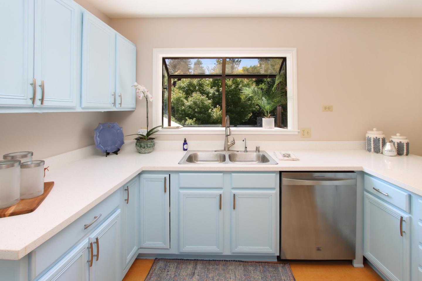 Detail Gallery Image 10 of 65 For 515 Chestnut St, Santa Cruz,  CA 95060 - 3 Beds | 2 Baths