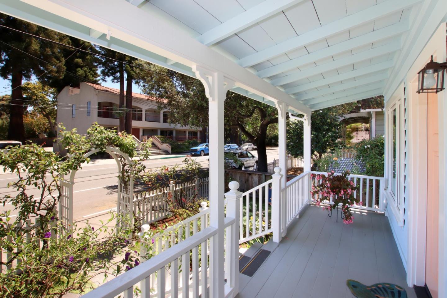 Detail Gallery Image 14 of 65 For 515 Chestnut St, Santa Cruz,  CA 95060 - 3 Beds | 2 Baths