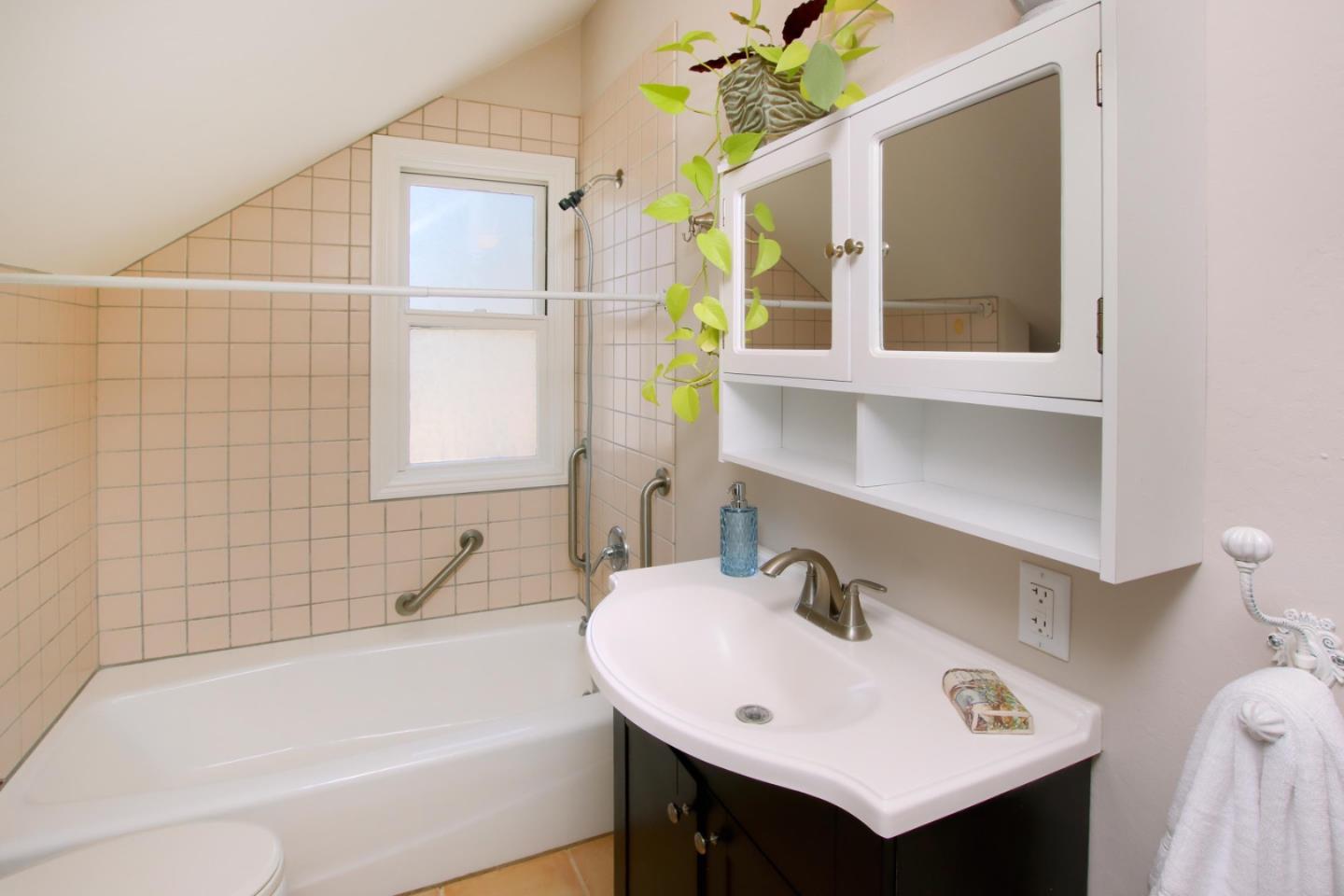 Detail Gallery Image 30 of 65 For 515 Chestnut St, Santa Cruz,  CA 95060 - 3 Beds | 2 Baths