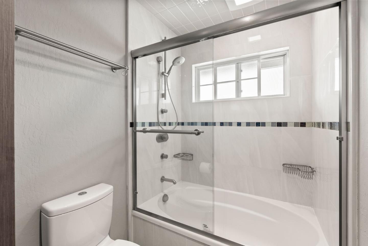 Detail Gallery Image 11 of 21 For 2773 Glorietta Cir, Santa Clara,  CA 95051 - 4 Beds | 2/1 Baths