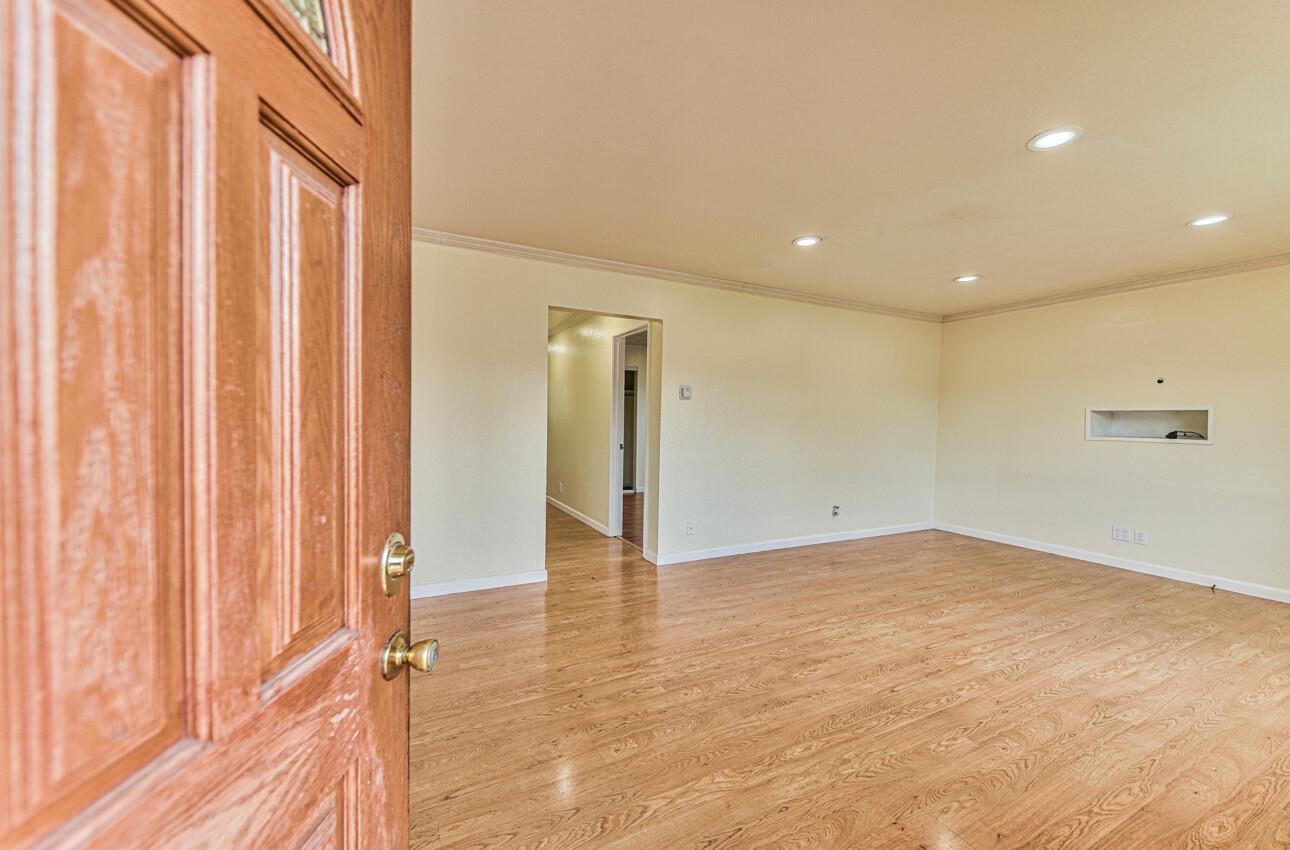 Detail Gallery Image 2 of 5 For 1663 Vallejo St, Seaside,  CA 93955 - 3 Beds | 1 Baths