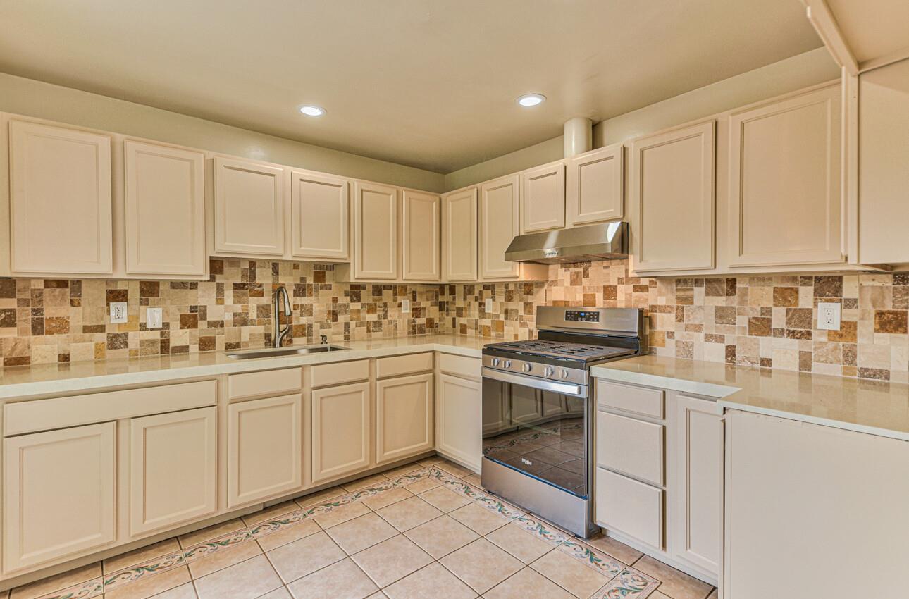 Detail Gallery Image 4 of 5 For 1663 Vallejo St, Seaside,  CA 93955 - 3 Beds | 1 Baths