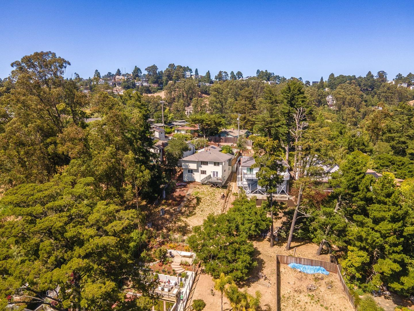 Detail Gallery Image 100 of 106 For 6827 Ridgewood Dr, Oakland,  CA 94611 - 5 Beds | 3 Baths