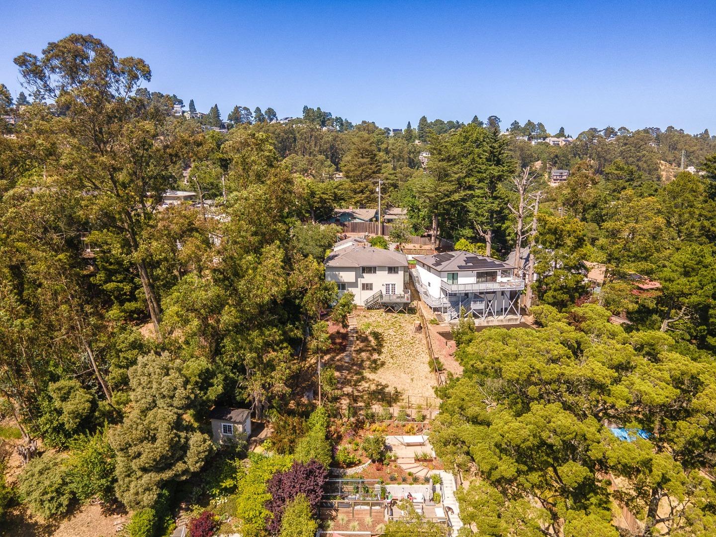 Detail Gallery Image 101 of 106 For 6827 Ridgewood Dr, Oakland,  CA 94611 - 5 Beds | 3 Baths