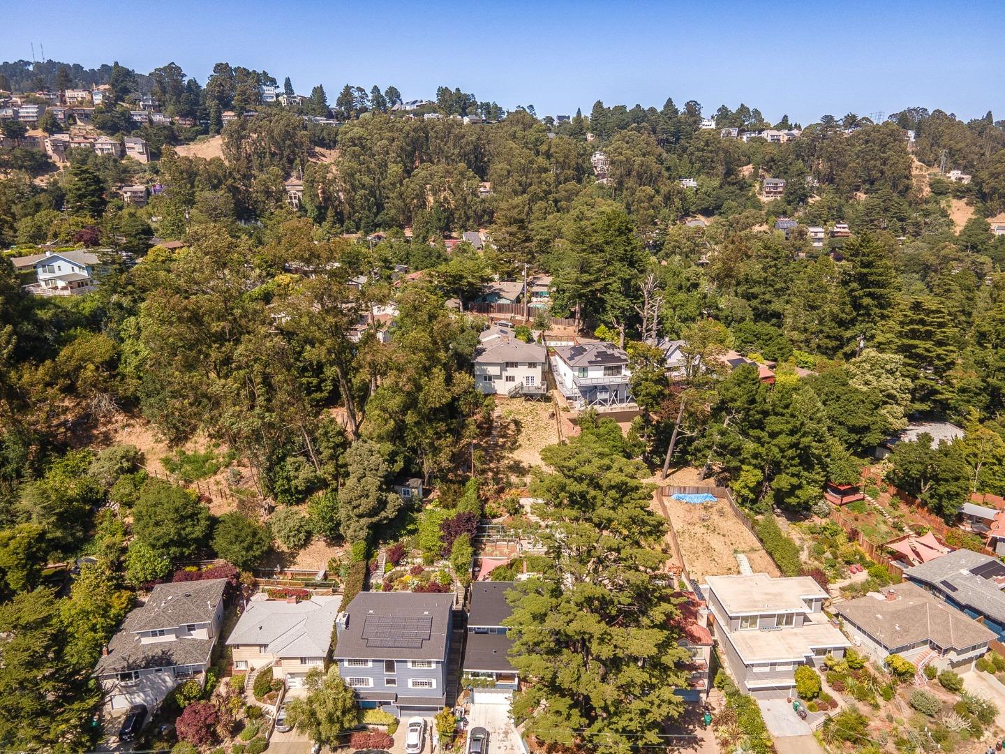 Detail Gallery Image 102 of 106 For 6827 Ridgewood Dr, Oakland,  CA 94611 - 5 Beds | 3 Baths