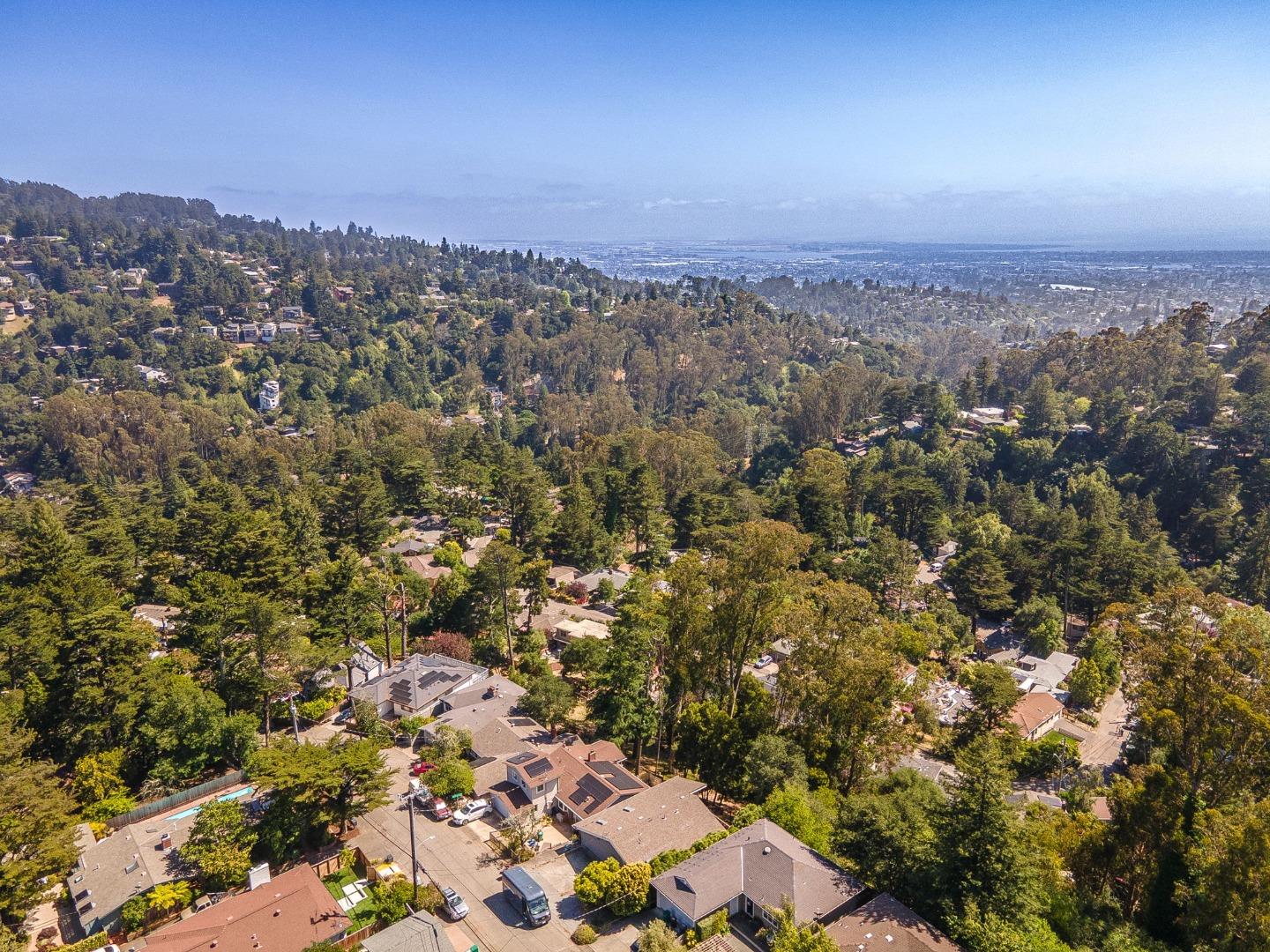 Detail Gallery Image 103 of 106 For 6827 Ridgewood Dr, Oakland,  CA 94611 - 5 Beds | 3 Baths