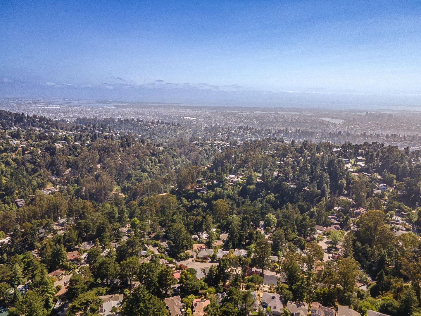 Detail Gallery Image 105 of 106 For 6827 Ridgewood Dr, Oakland,  CA 94611 - 5 Beds | 3 Baths