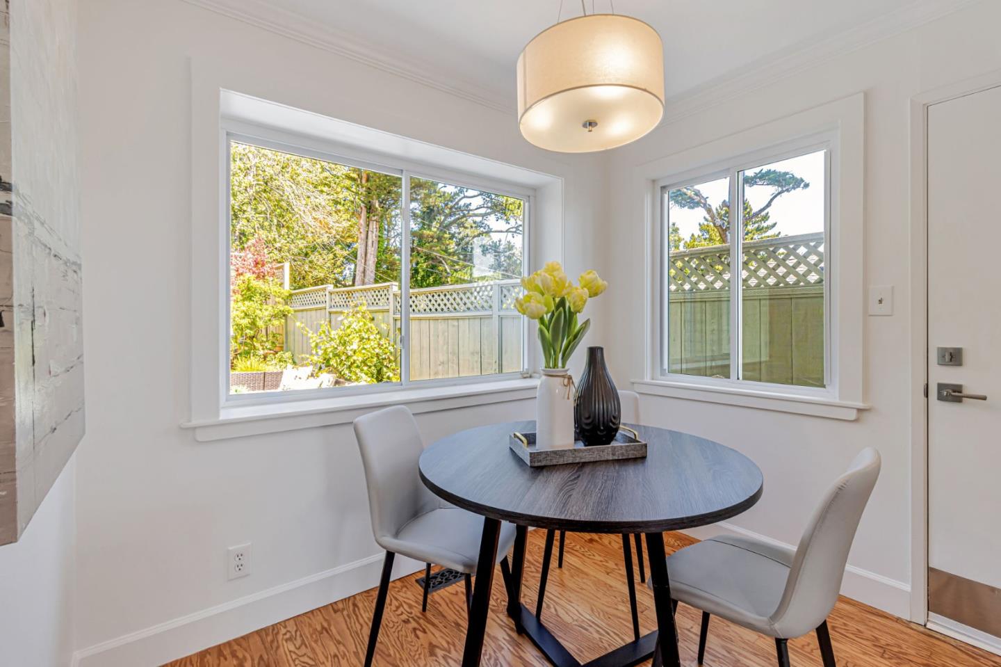 Detail Gallery Image 14 of 106 For 6827 Ridgewood Dr, Oakland,  CA 94611 - 5 Beds | 3 Baths