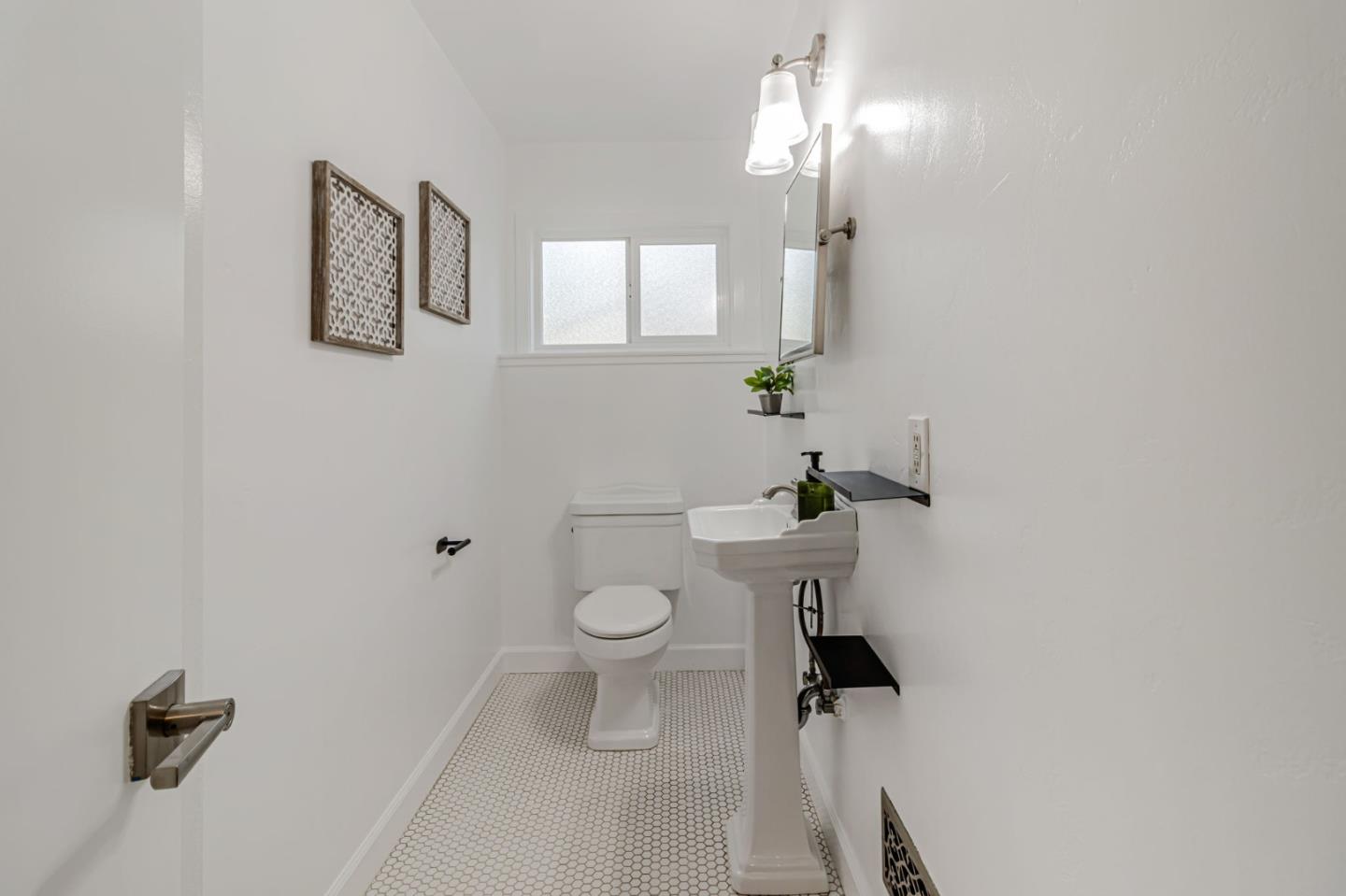 Detail Gallery Image 47 of 106 For 6827 Ridgewood Dr, Oakland,  CA 94611 - 5 Beds | 3 Baths