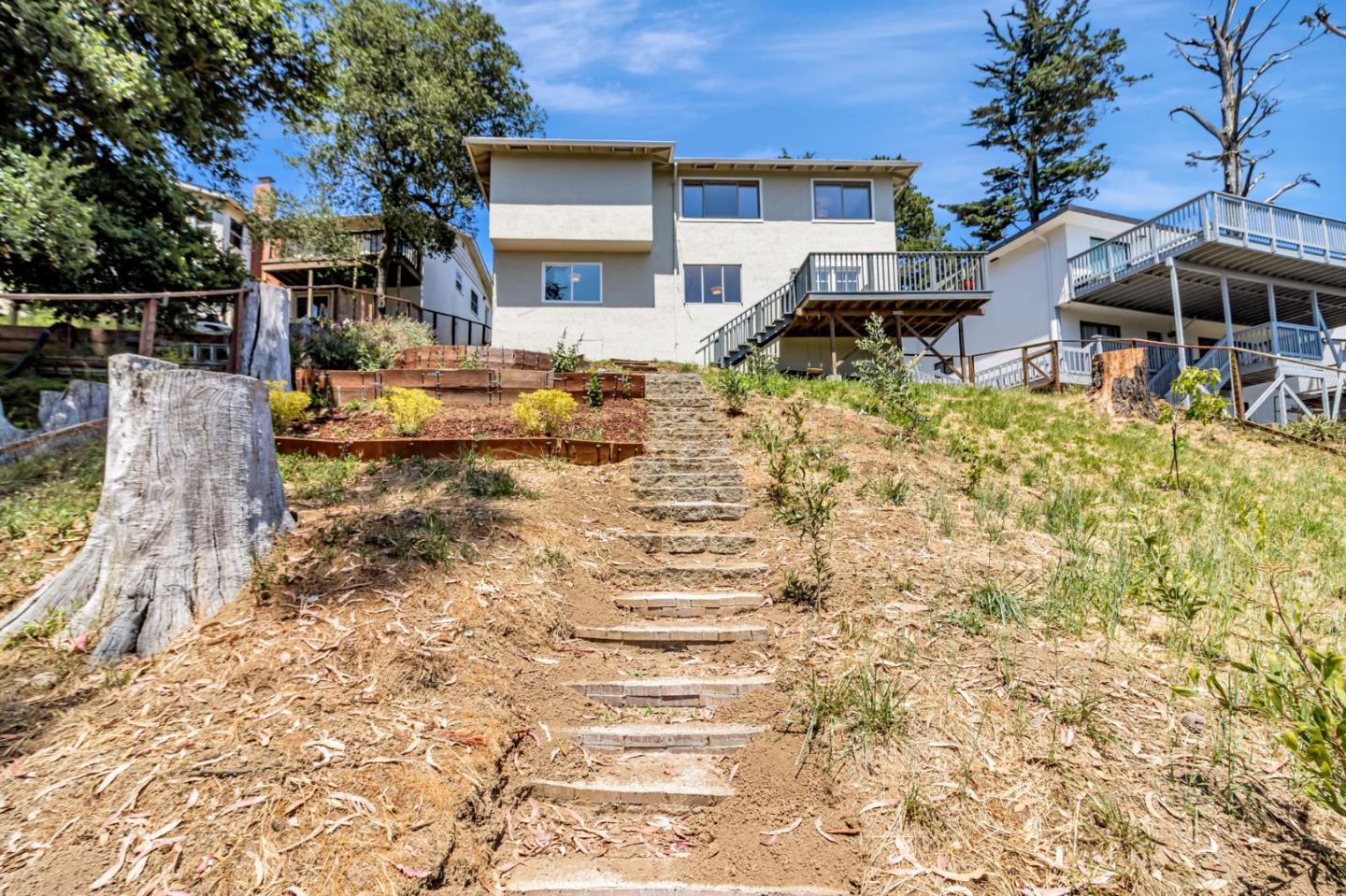 Detail Gallery Image 54 of 106 For 6827 Ridgewood Dr, Oakland,  CA 94611 - 5 Beds | 3 Baths