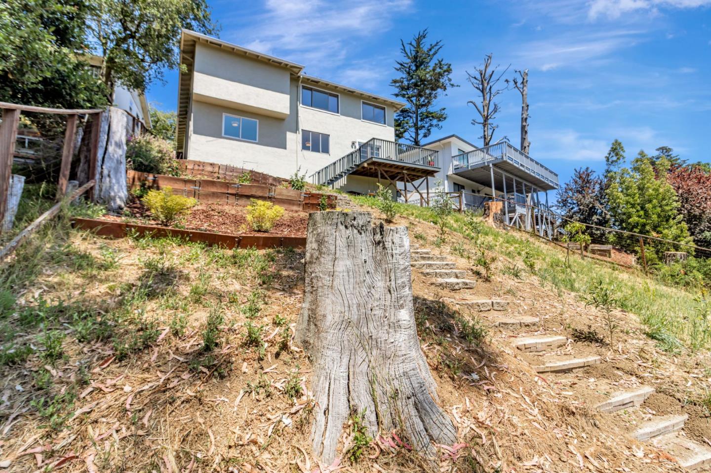 Detail Gallery Image 55 of 106 For 6827 Ridgewood Dr, Oakland,  CA 94611 - 5 Beds | 3 Baths