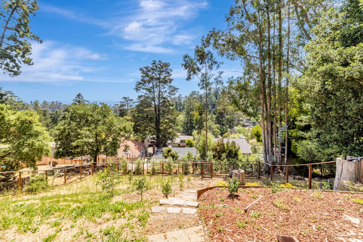 Detail Gallery Image 58 of 106 For 6827 Ridgewood Dr, Oakland,  CA 94611 - 5 Beds | 3 Baths