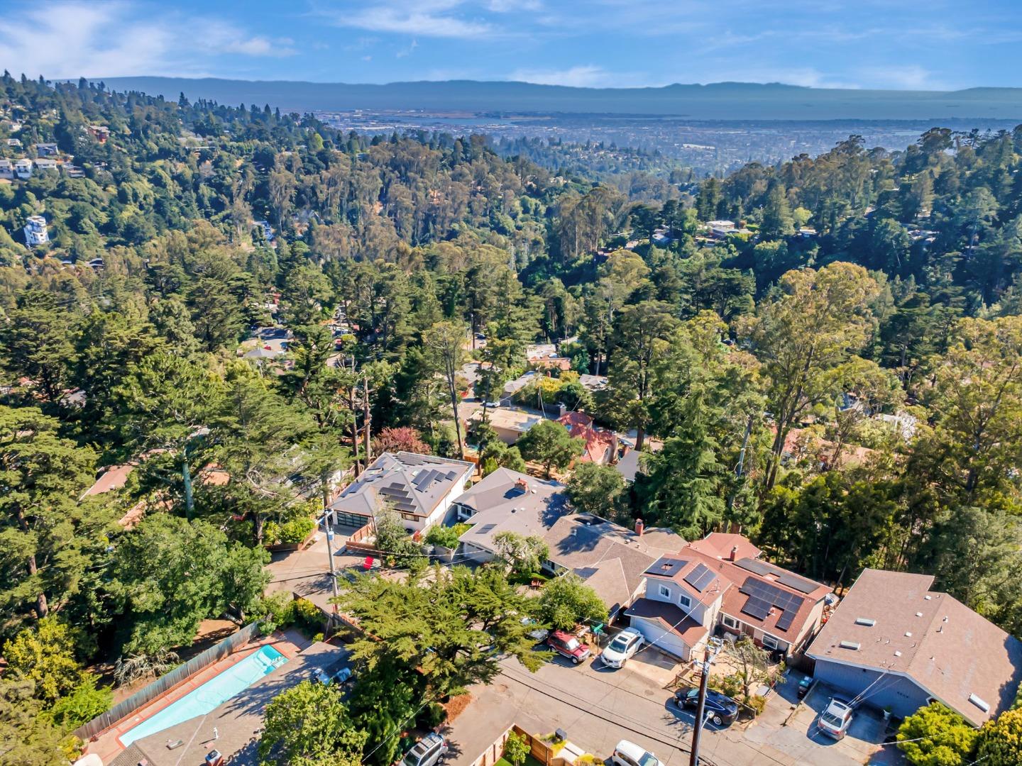 Detail Gallery Image 61 of 106 For 6827 Ridgewood Dr, Oakland,  CA 94611 - 5 Beds | 3 Baths