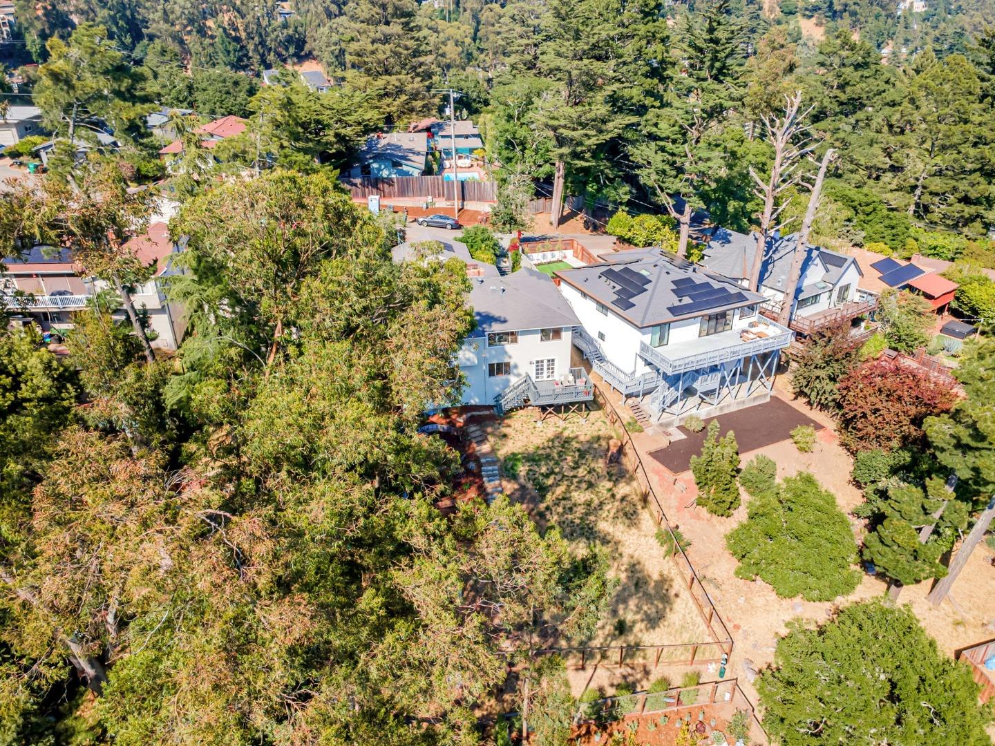 Detail Gallery Image 63 of 106 For 6827 Ridgewood Dr, Oakland,  CA 94611 - 5 Beds | 3 Baths