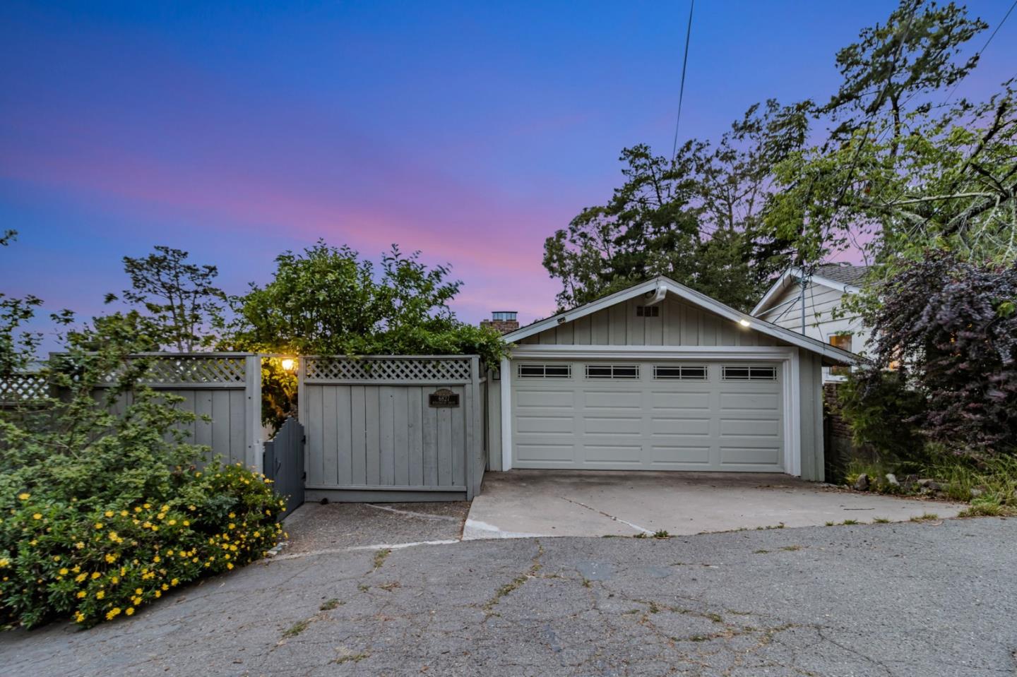 Detail Gallery Image 64 of 106 For 6827 Ridgewood Dr, Oakland,  CA 94611 - 5 Beds | 3 Baths