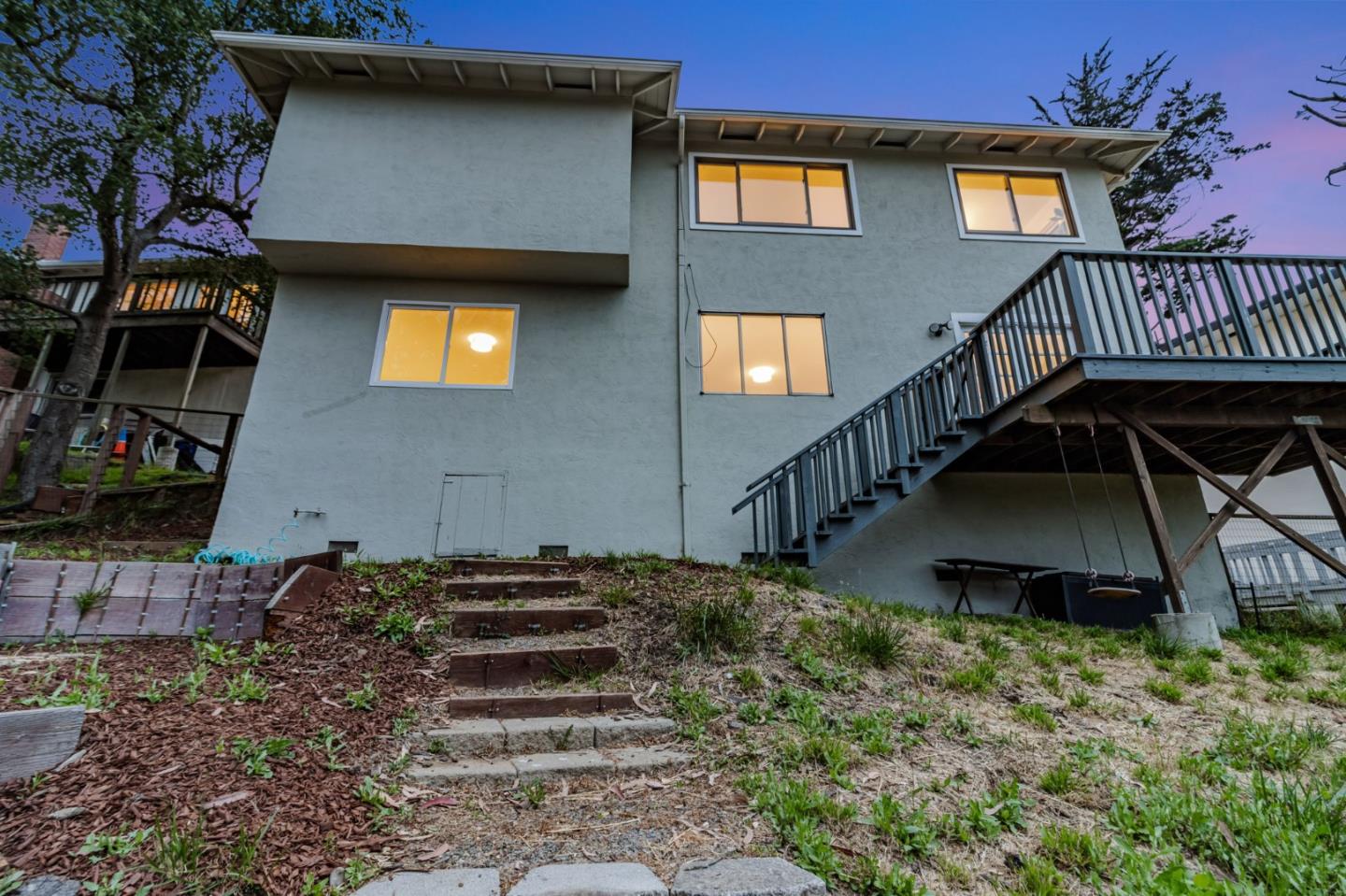 Detail Gallery Image 67 of 106 For 6827 Ridgewood Dr, Oakland,  CA 94611 - 5 Beds | 3 Baths