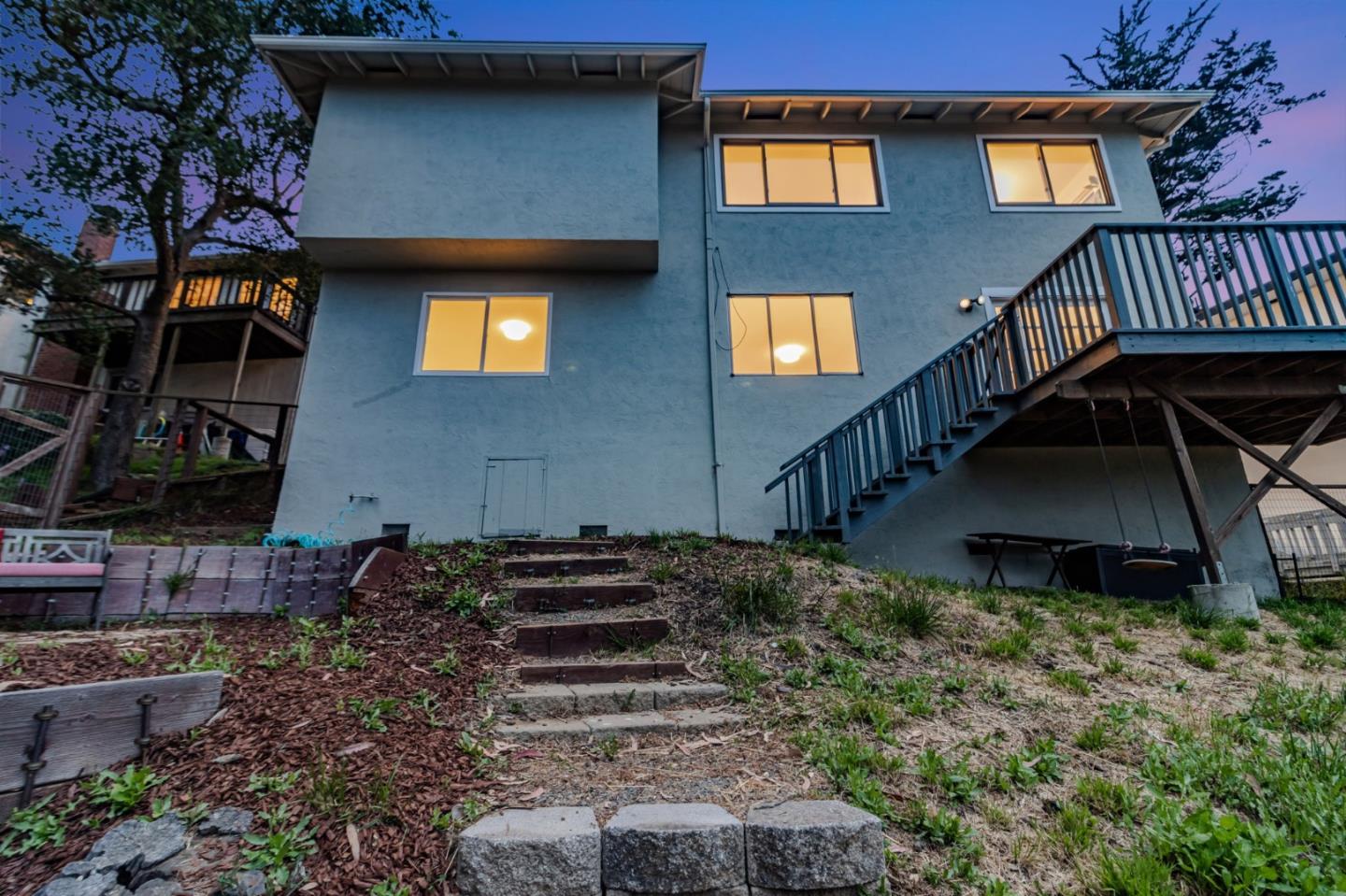 Detail Gallery Image 72 of 106 For 6827 Ridgewood Dr, Oakland,  CA 94611 - 5 Beds | 3 Baths