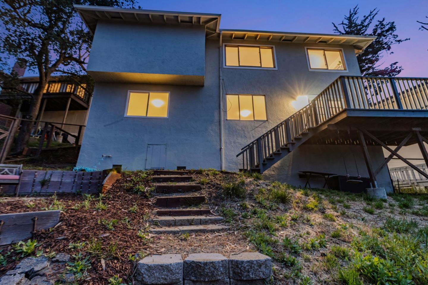 Detail Gallery Image 80 of 106 For 6827 Ridgewood Dr, Oakland,  CA 94611 - 5 Beds | 3 Baths
